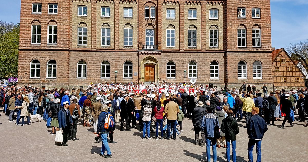 AcademiMusicCorpset Bleckhornens spring concert at Tegnér Plaza in Lund