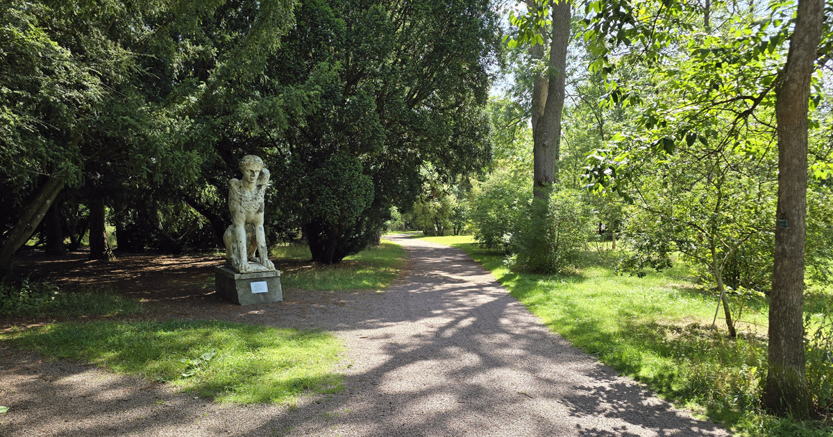 The Sphinx in the Botanical Garden appears several times