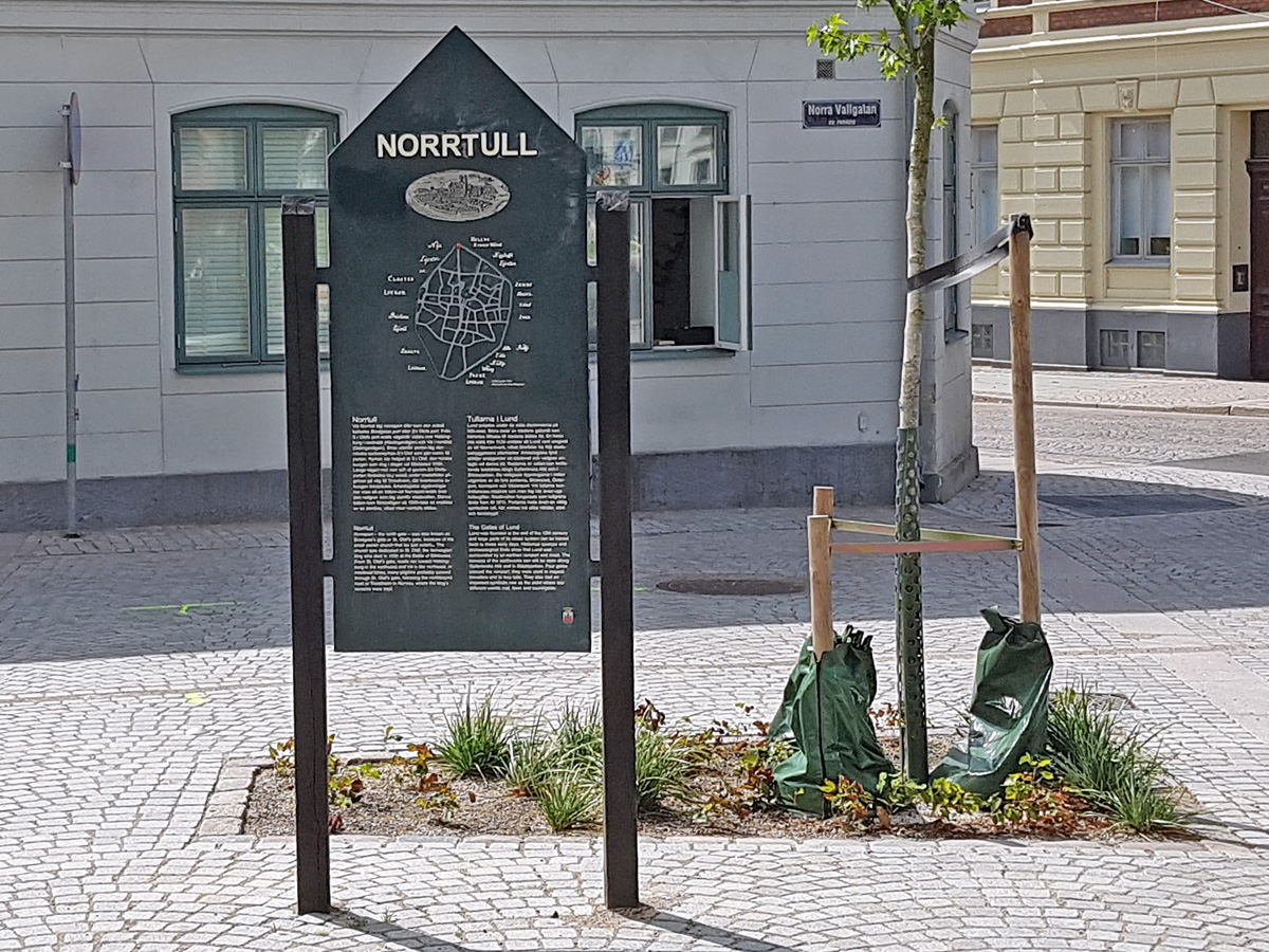 A sign about Lund's northern entrance, Norrtull
