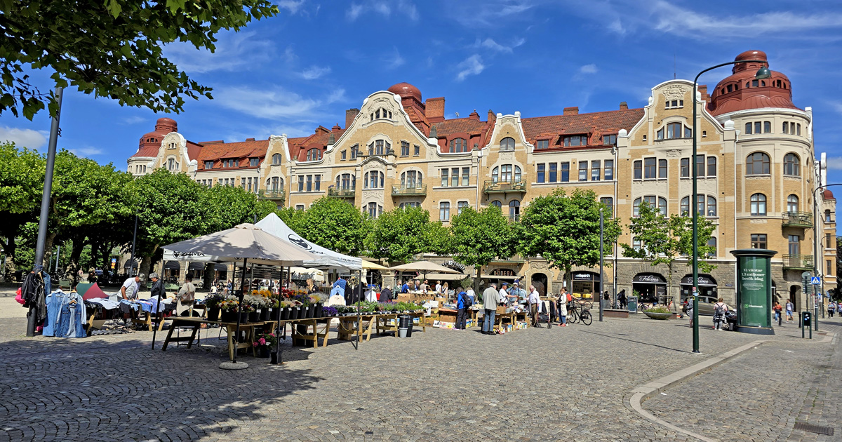 Market trading at the Clemens Square (Clemenstorget) in Lund.