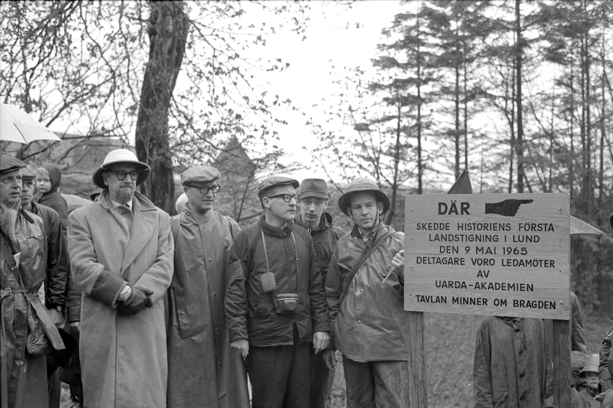 Sten Broman and members of the Uarda Academy after completing the disembarkation in 1965 in Lund 1965