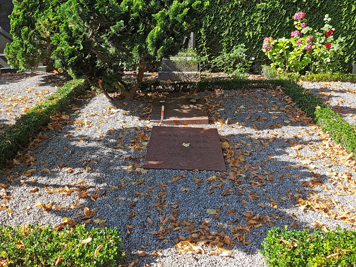 The author, journalist and feminist Elin Wägner's grave