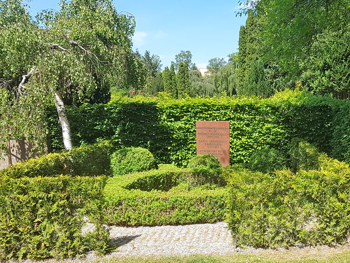 The hymnologist, composer and Cathedral Conductor Preben Nodermann's grave