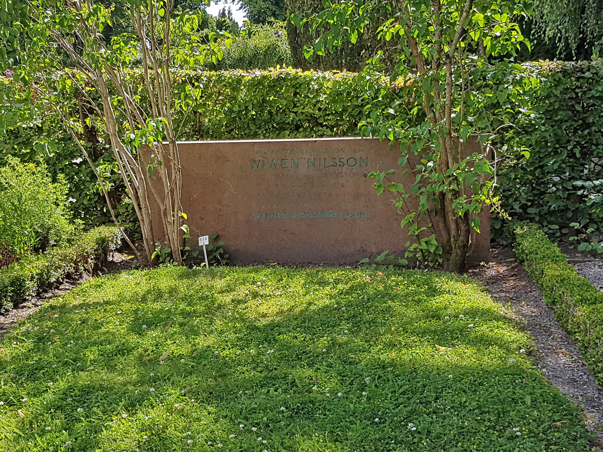 The silver smith and artist Wiwen Nilsson's grave