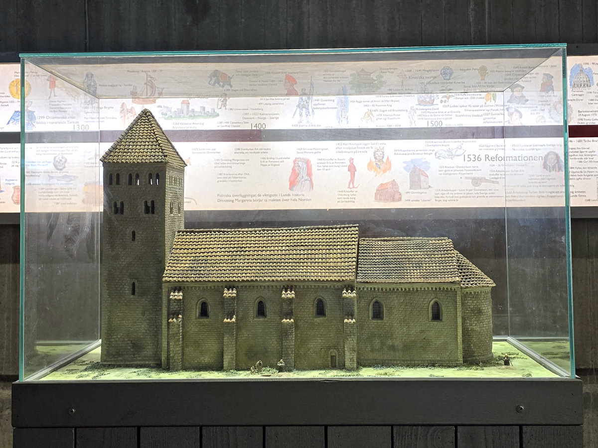 A model in Drotten church ruin of the church when it was a parish church in Lund