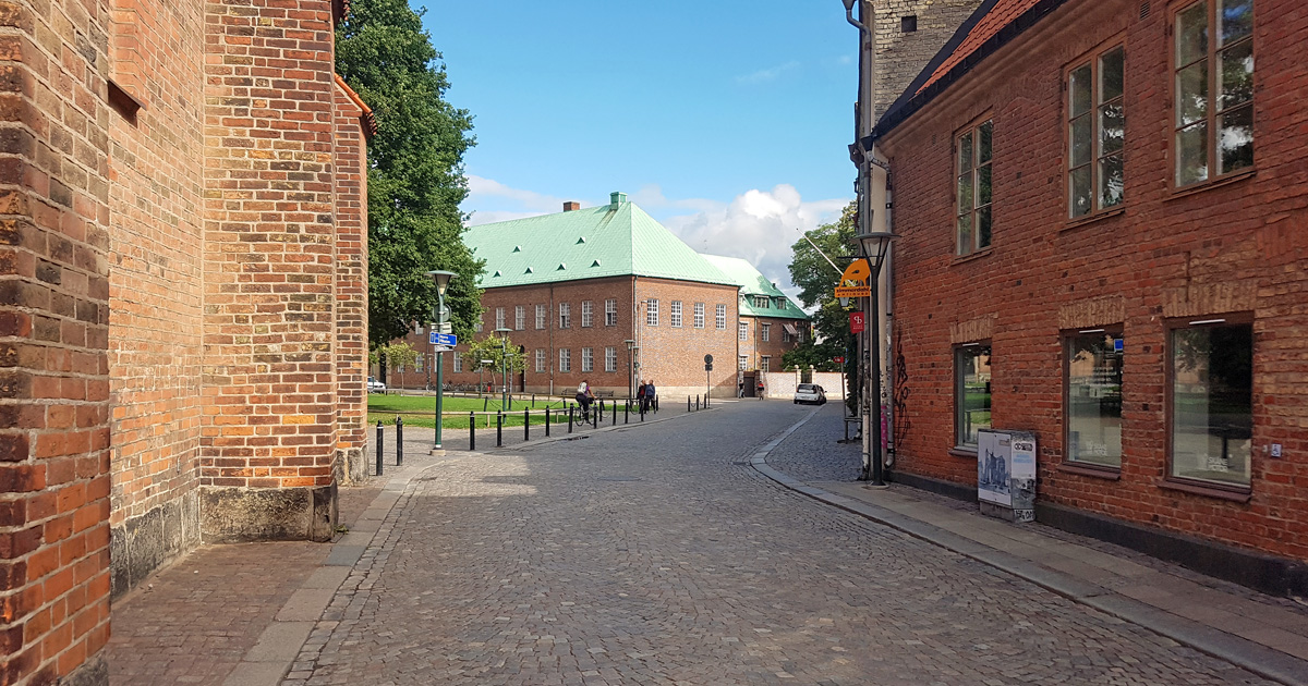 The King Street in Lund tha were drawn around year 987 around the moat for a fortress (Trelleborg) in Lund