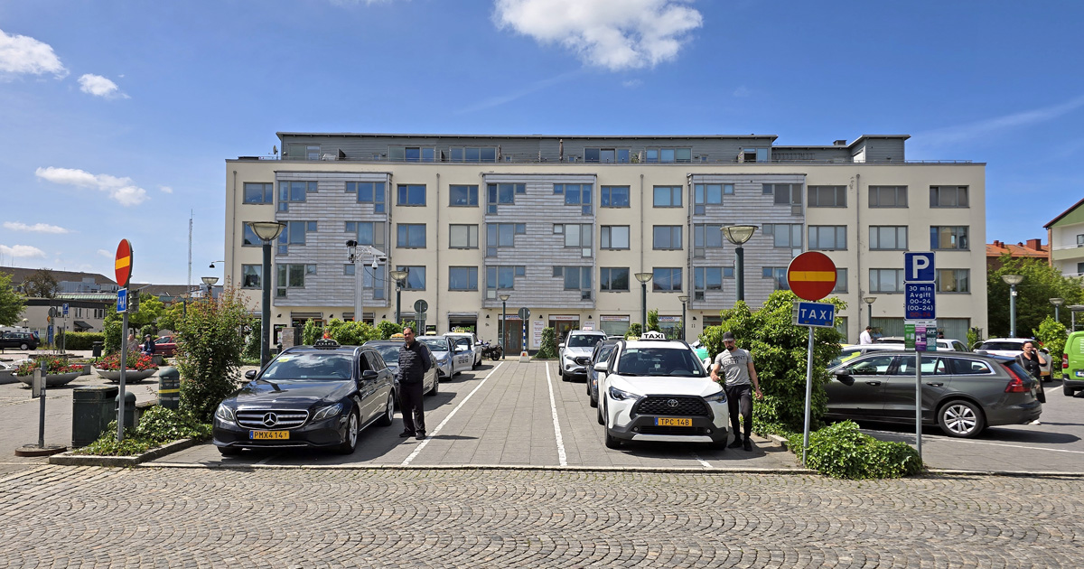 The taxi station at the west side of the Lund railway station